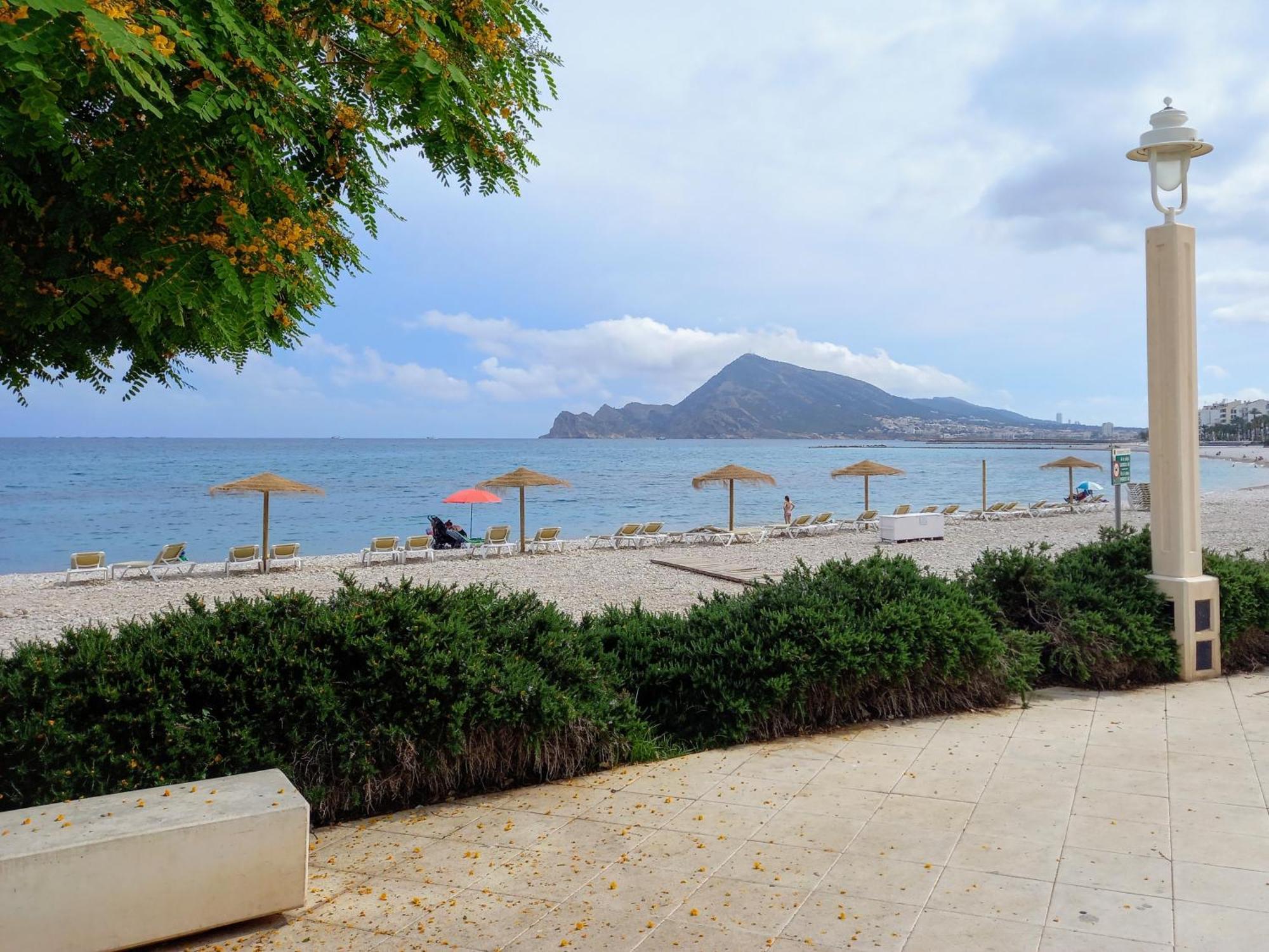 Villa Suiza Алтеа Екстериор снимка